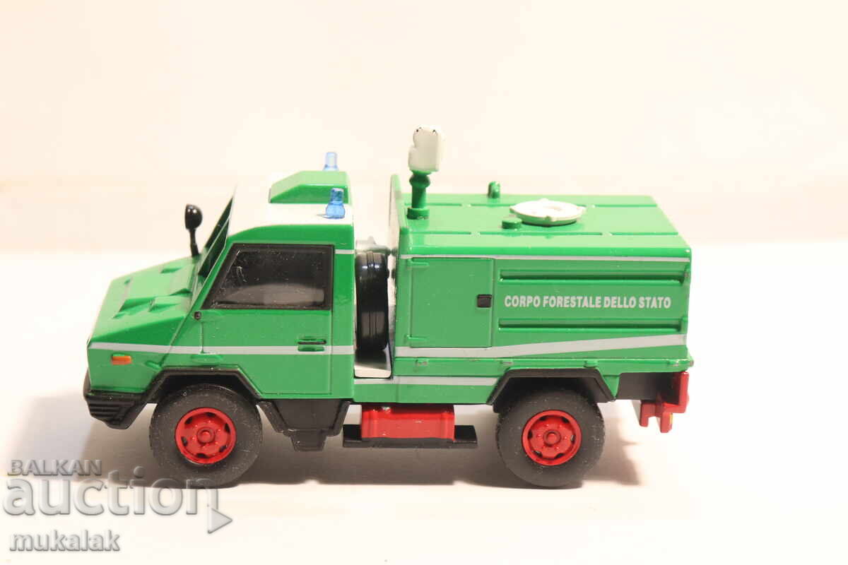 1/50 DEL PRADO IVECO FIRE TRUCK MODEL