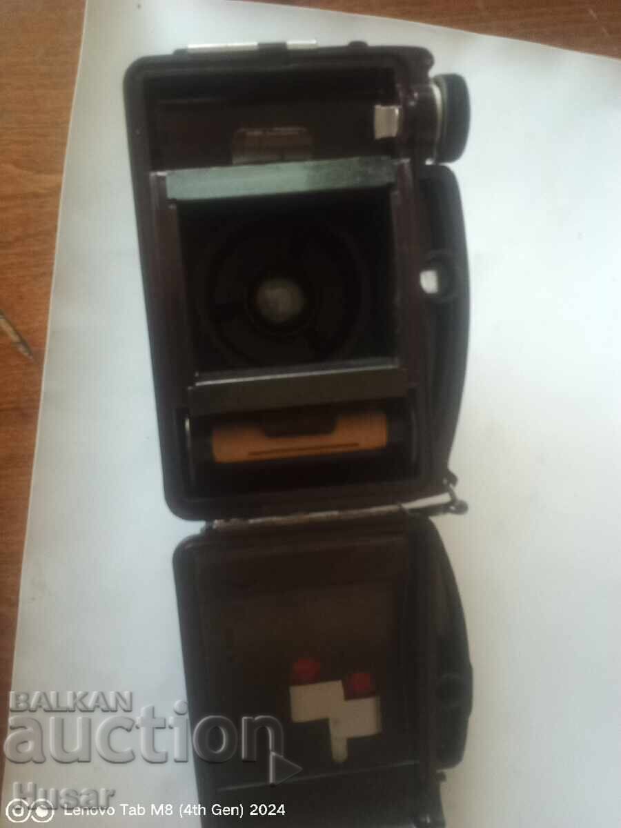 Cehoslovacia aparat foto vechi PIONYR, bachelit cu preț € 16.99 | 33.23 BGN Cehoslovacia aparat foto vechi PIONYR, bachelit cu preț € 16.99 | 33.23 BGN