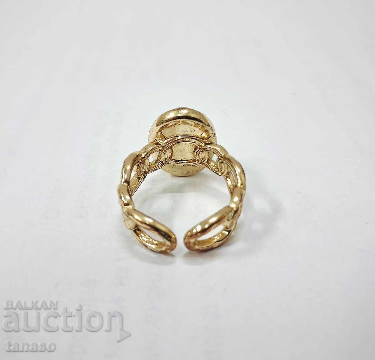 Пръстен във винтидж стил с естествен нефрит с цена € 12.50 | 24.45 лв.