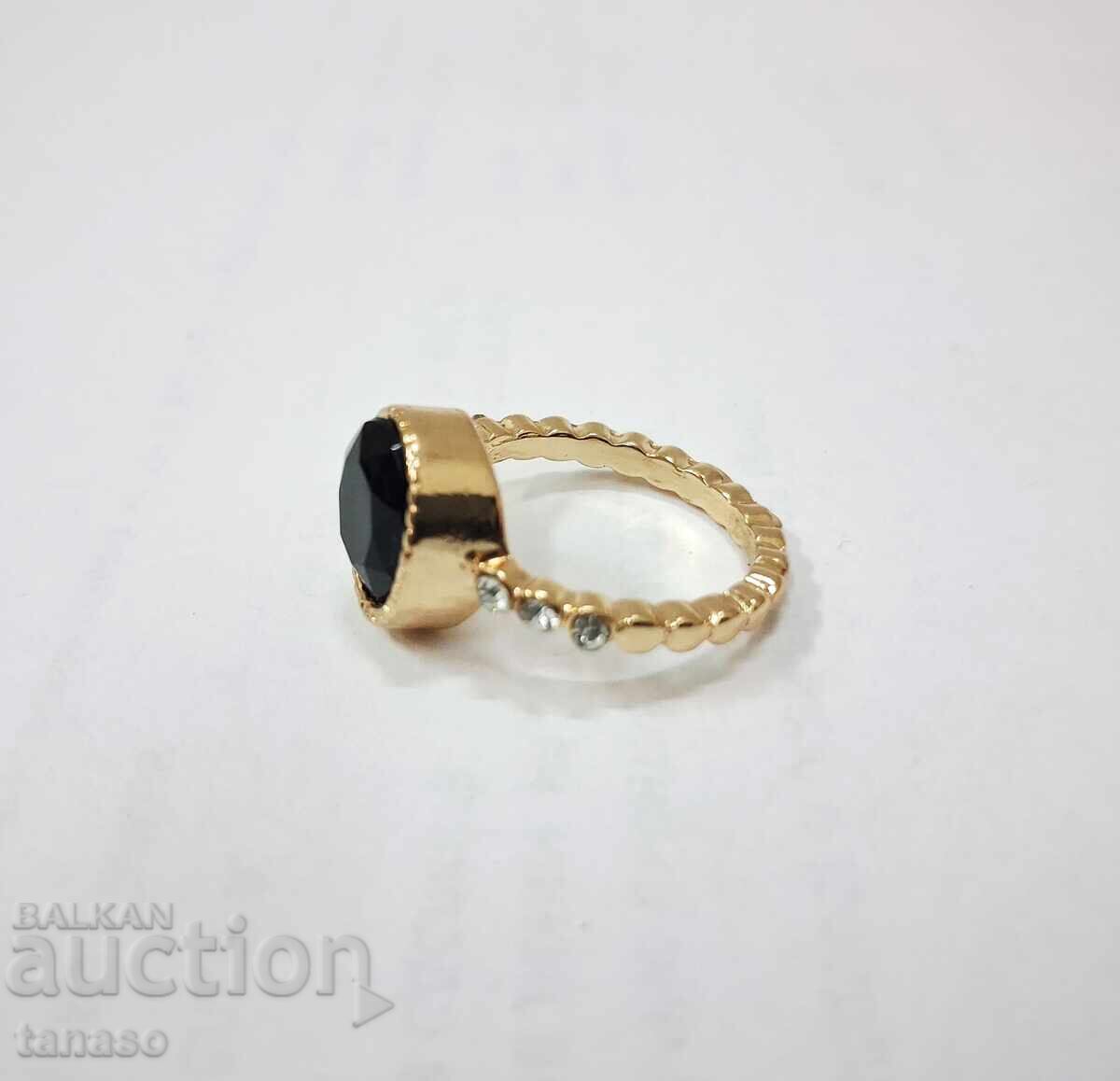 Δαχτυλίδι σε μποέμ στυλ με μαύρο πέτρα με τιμή € 12.00 | 23.47 BGN Δαχτυλίδι σε μποέμ στυλ με μαύρο πέτρα με τιμή € 12.00 | 23.47 BGN
