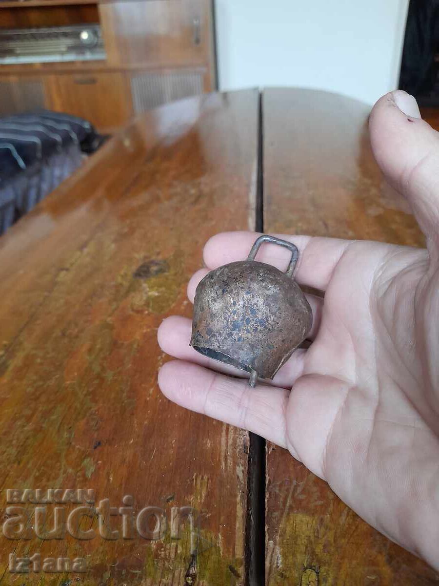 Clopot vechi, aplaudă, chan cu preț € 16.00 | 31.29 BGN