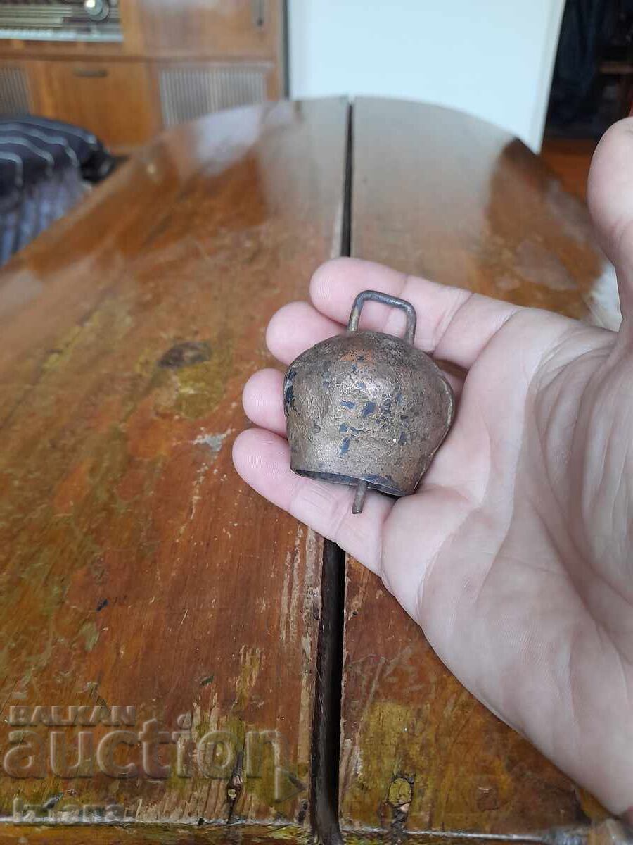 Livrarea Clopot vechi, aplaudă, chan