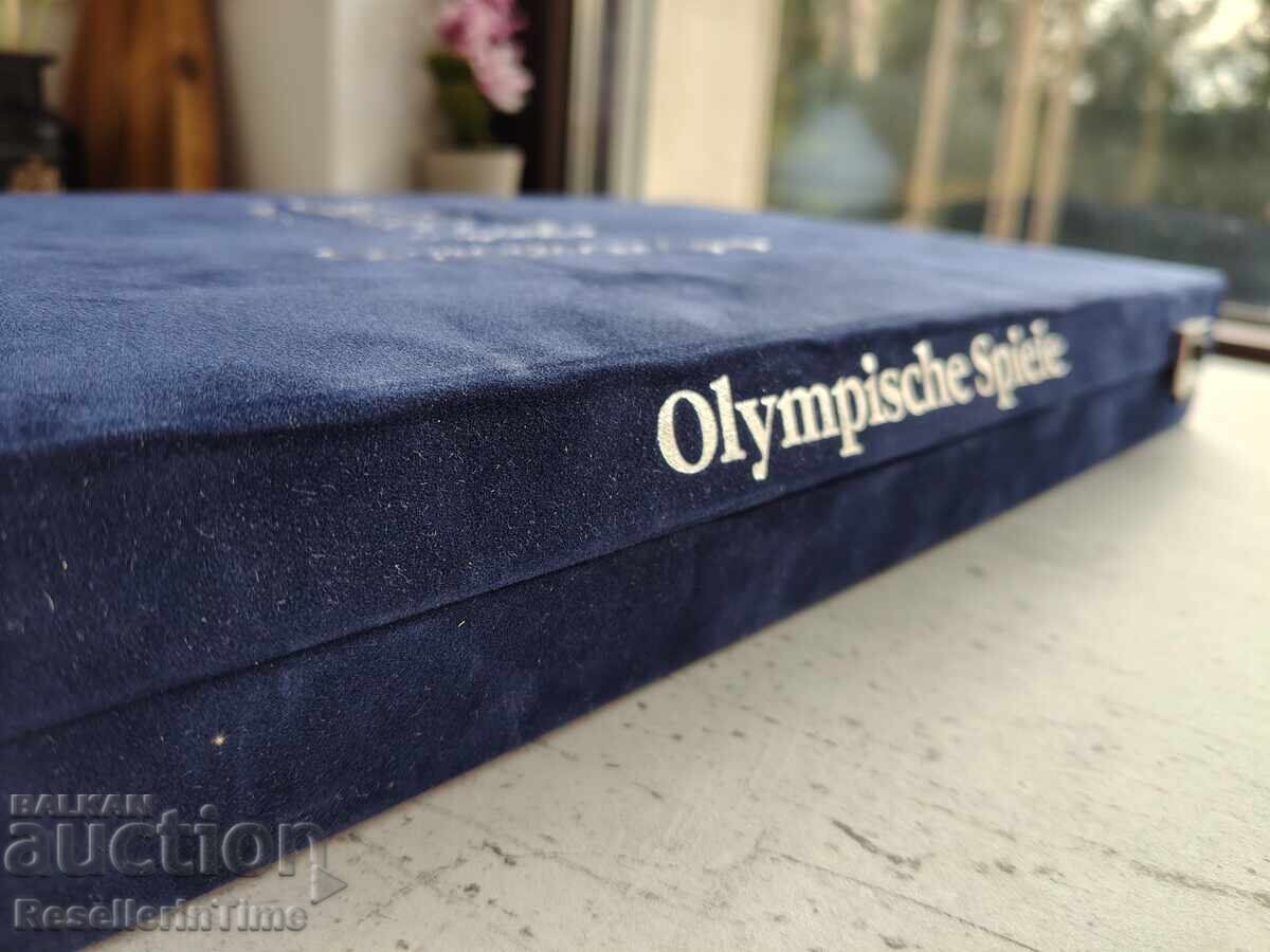 Παράδοση Κουτί νομισμάτων τριών επιπέδων