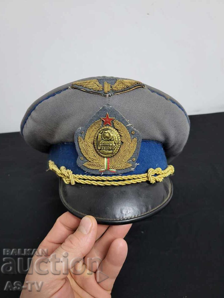 Pălărie veche de viață cu preț € 15.00 | 29.34 BGN