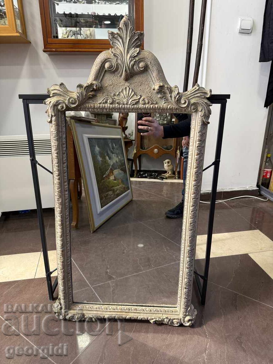 Διακοσμητικός καθρέφτης τοίχου σε στυλ μπαρόκ. Νο. 7921 με τιμή € 65.00 | 127.13 BGN