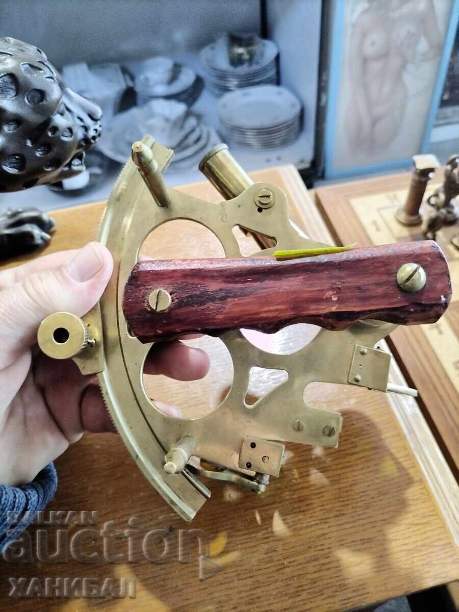 Аукцион МОРСКИ СЕКСТАНТ В ОТЛИЧНО СЪСТОЯНИЕ