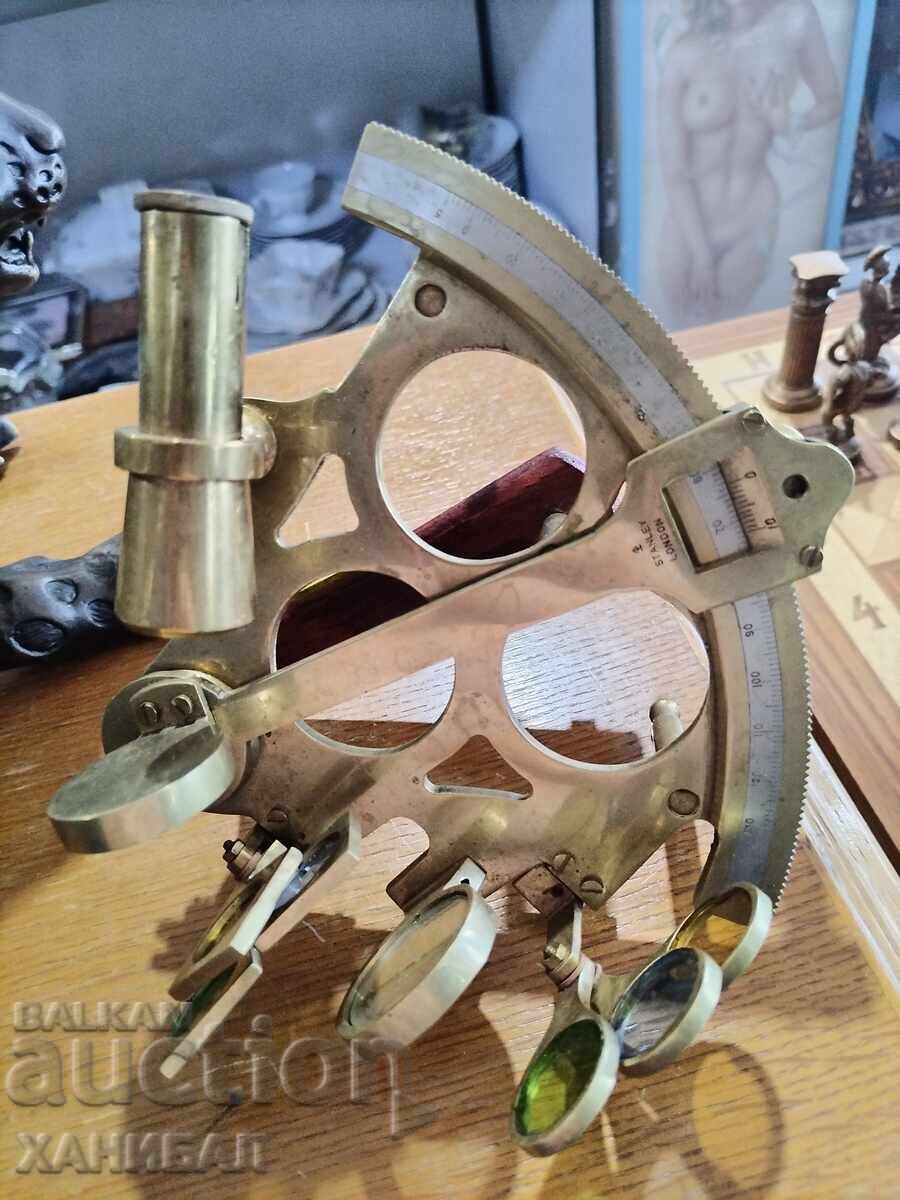 Доставка на МОРСКИ СЕКСТАНТ В ОТЛИЧНО СЪСТОЯНИЕ