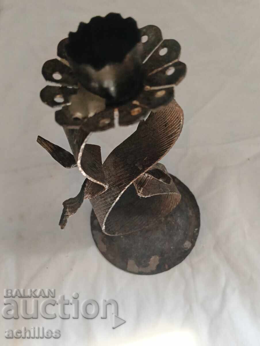 Sfeșnic de fier cu preț € 3.00 | 5.87 BGN