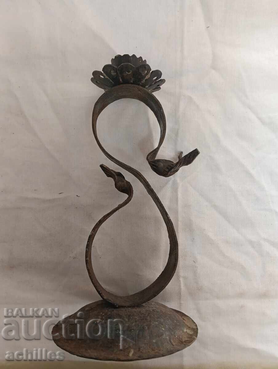 Σιδερένιο κηροπήγιο