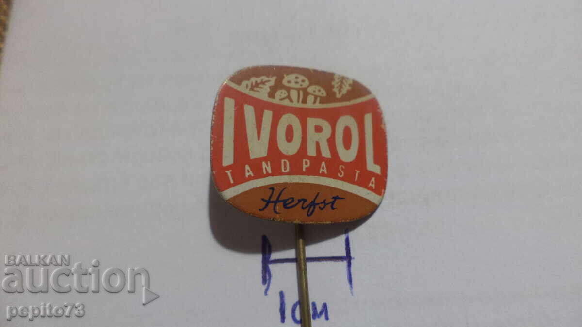 Reclamă pentru insignă, Ivorol, marcă de pastă de dinți cu preț € 1.00 | 1.96 BGN