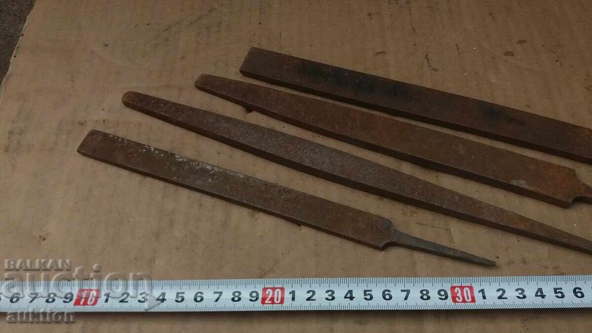 Licitație LOT DE 4 PUI - EXCELENTE