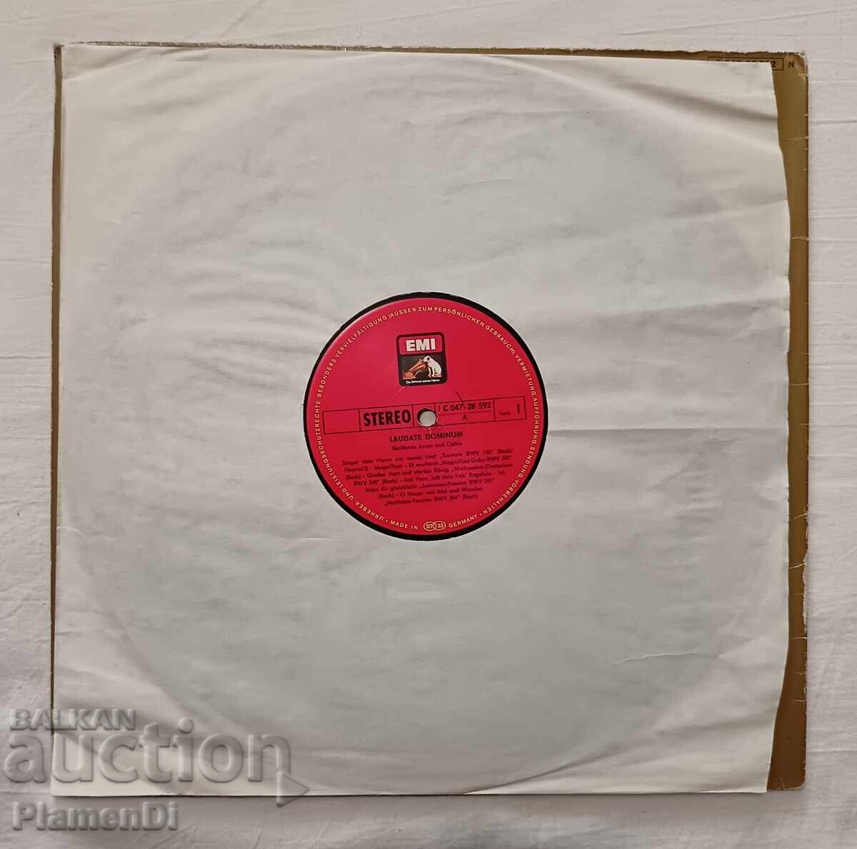 Delivery of Gramophone record - "Laudate Dominum" Mozart, Verdi Delivery of Gramophone record - "Laudate Dominum" Mozart, Verdi
