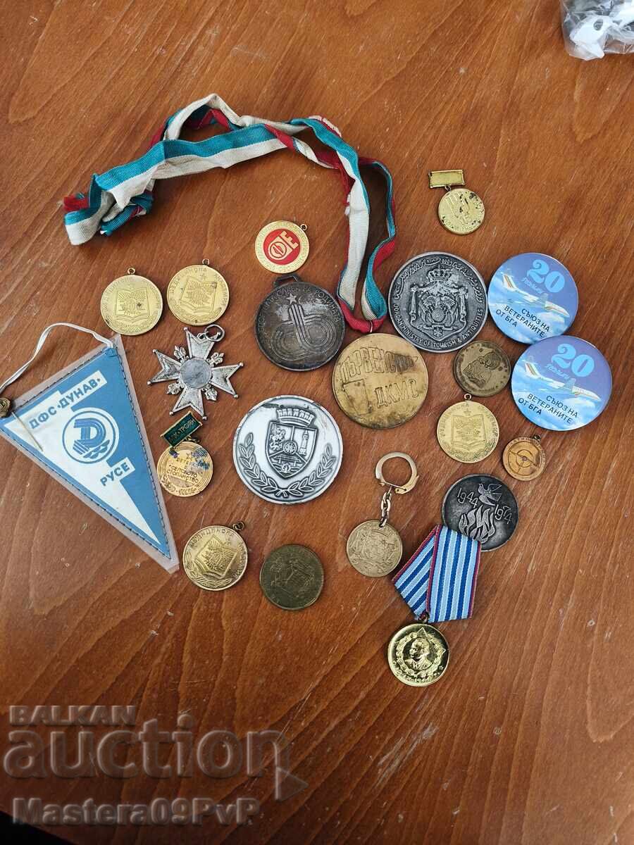 Σήματα και μετάλλια