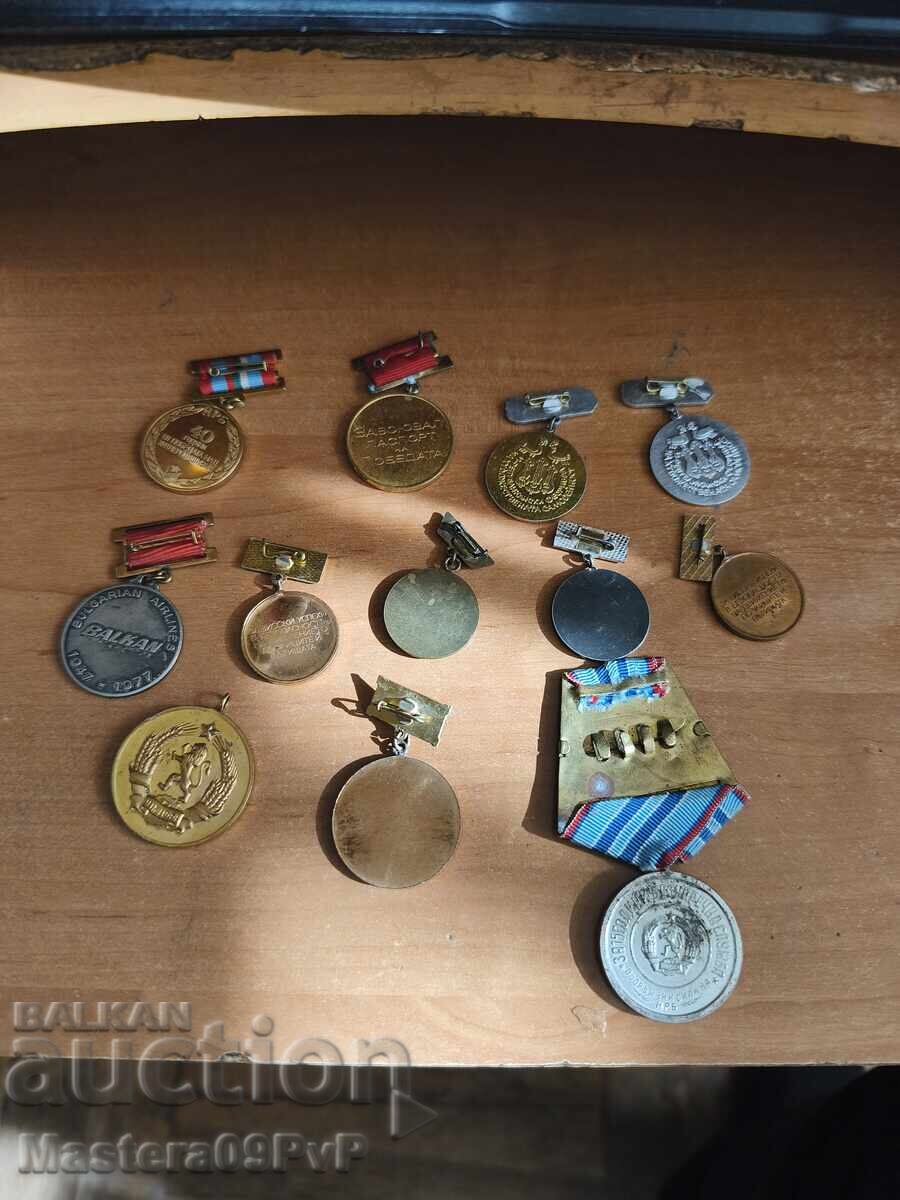 Σήματα και μετάλλια με τιμή € 1.61 | 3.15 BGN