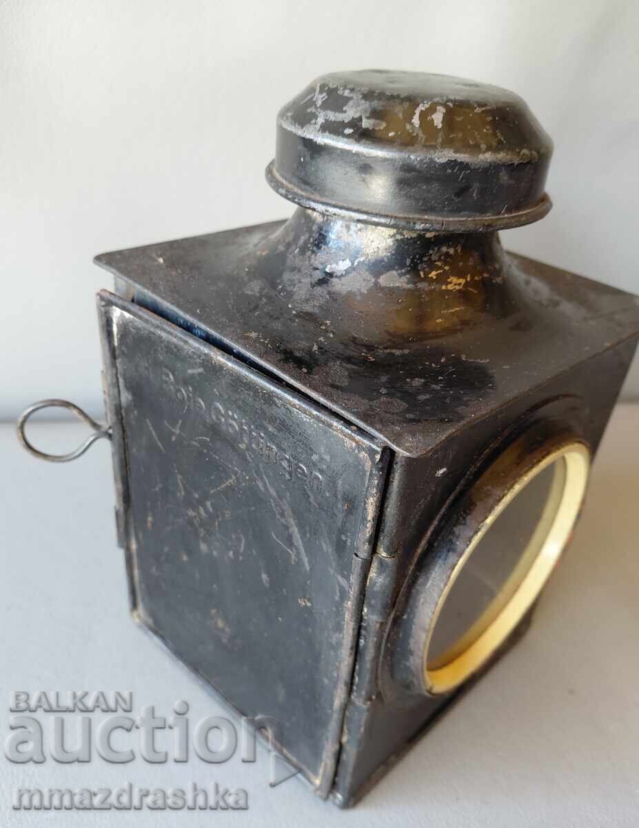 Lanterna de tren de peste 100 de ani cu preț € 24.00 | 46.94 BGN