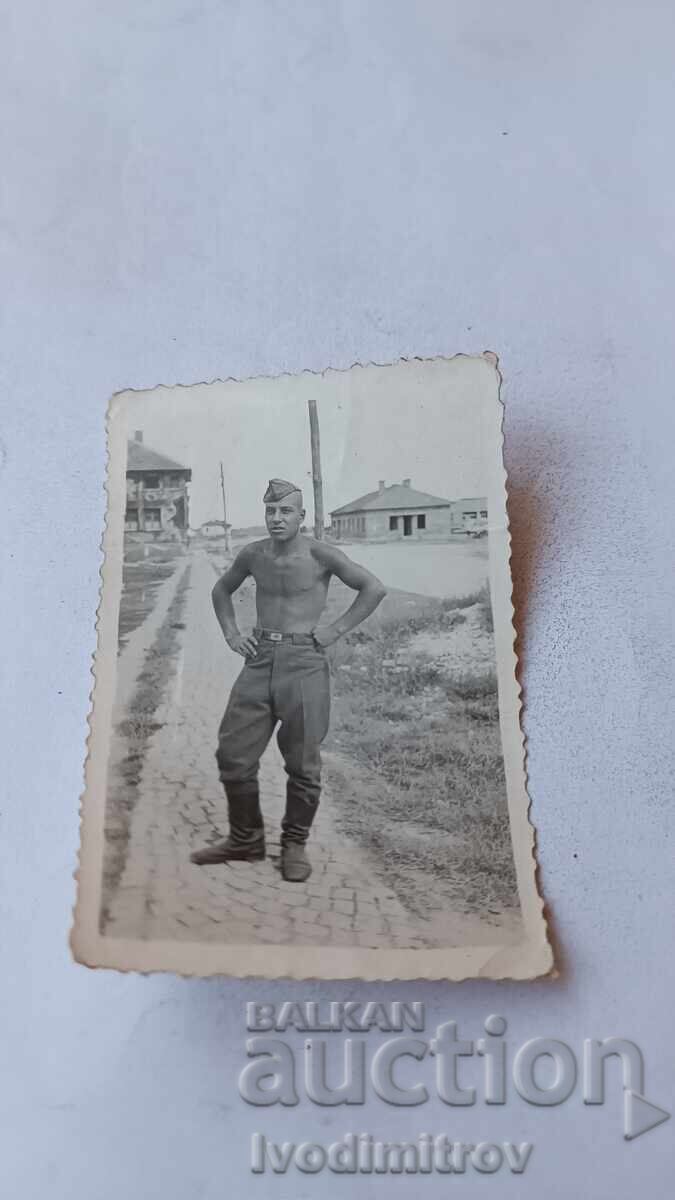 Φωτογραφία Στρατιώτη Γυμνός μέχρι τη μέση