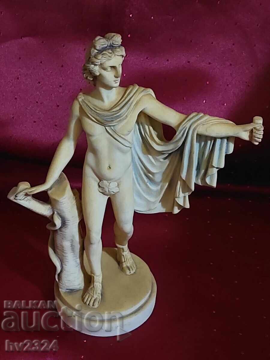 Statuie a lui Apollo din alabastru