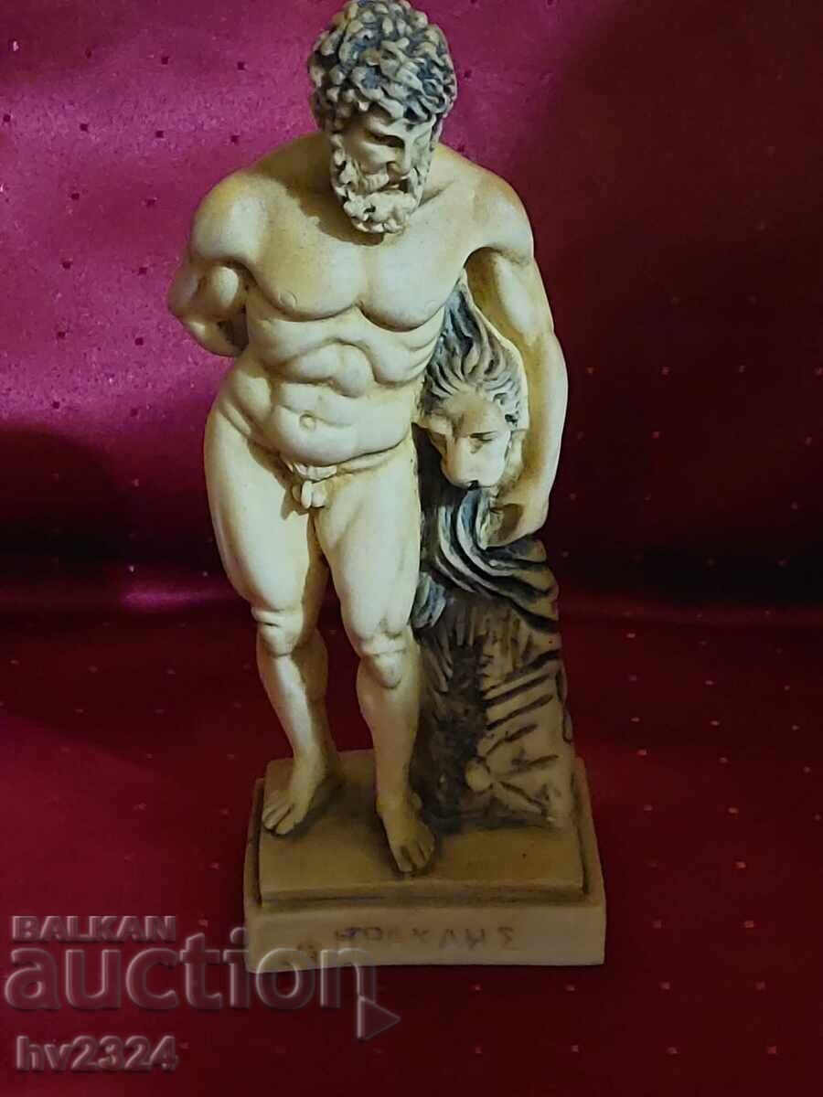 Statuie a lui Hercule din alabastru Statuie a lui Hercule din alabastru