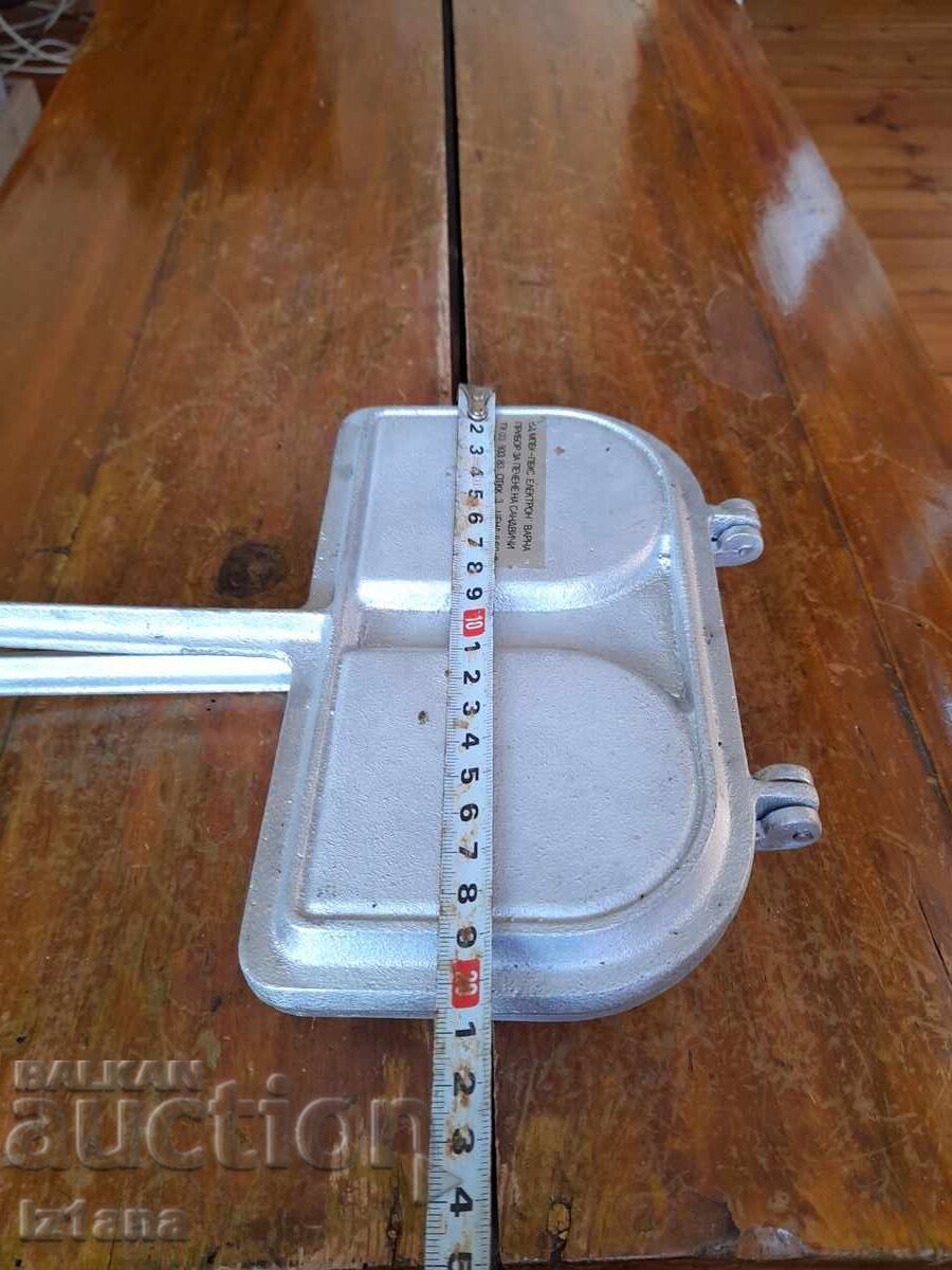 Παλιά συσκευή για ψήσιμο σάντουιτς - 5