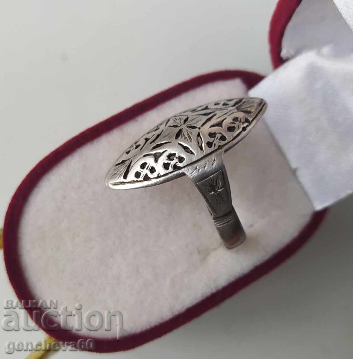 Delivery of Antique openwork silver ring / master craftsmanship