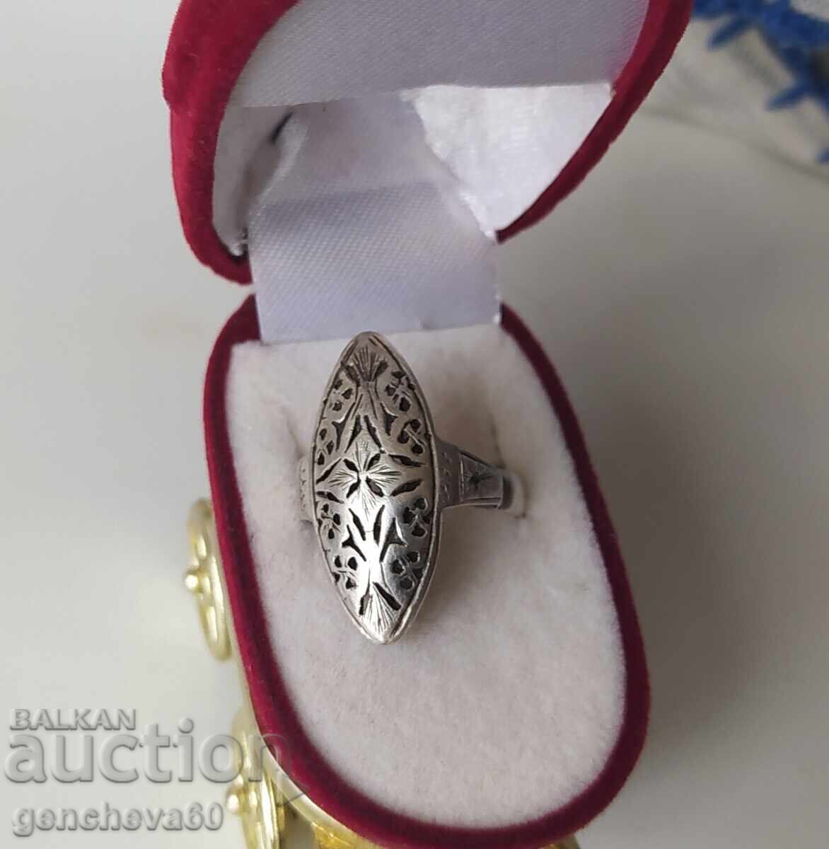 Antique openwork silver ring / master craftsmanship