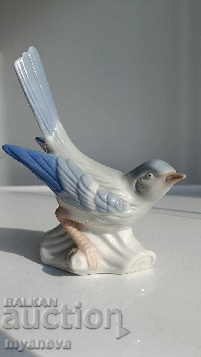 Porcelain, collectible bird figurines - 6