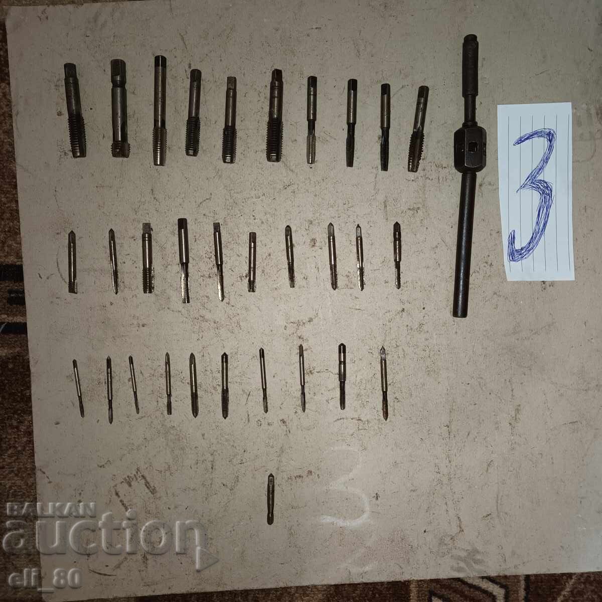 Μεγάλη παρτίδα τασιδιών 30 τεμαχίων με στροφέα με τιμή € 20.00 | 39.12 BGN Μεγάλη παρτίδα τασιδιών 30 τεμαχίων με στροφέα με τιμή € 20.00 | 39.12 BGN