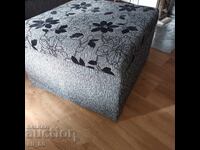 Taburet mare cu spațiu de depozitare dedesubt