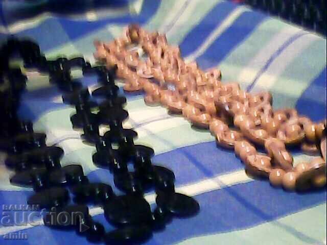 Coliere vechi din lemn Coliere vechi din lemn