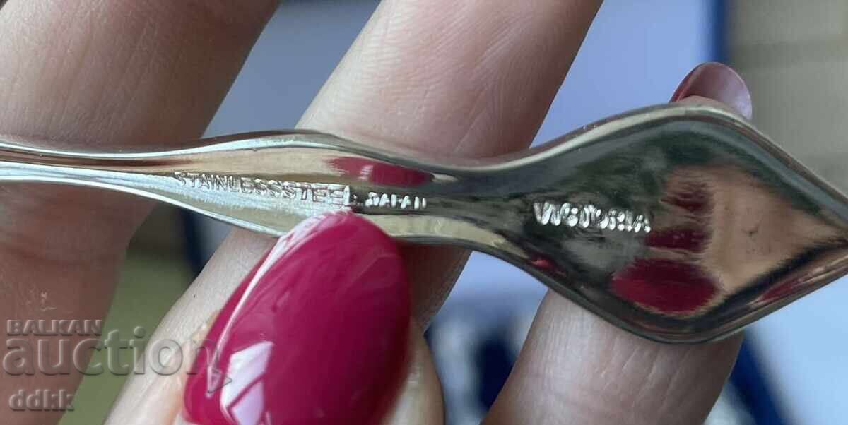 Livrarea Linguri argintate frumoase din Japonia cu flori sălbatice