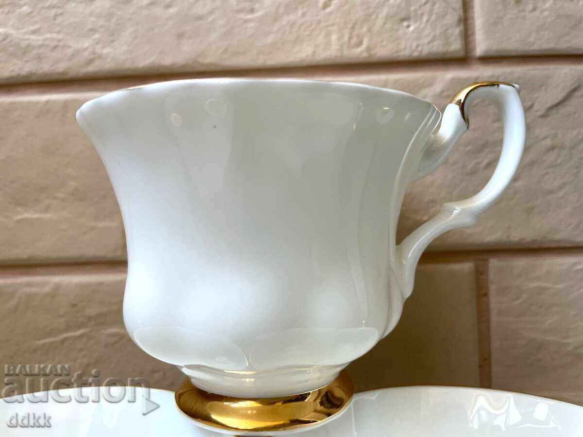 ROYAL ALBERT стилни и изискани чаши за чай или дълго кафе с цена € 33.00 | 64.54 лв.