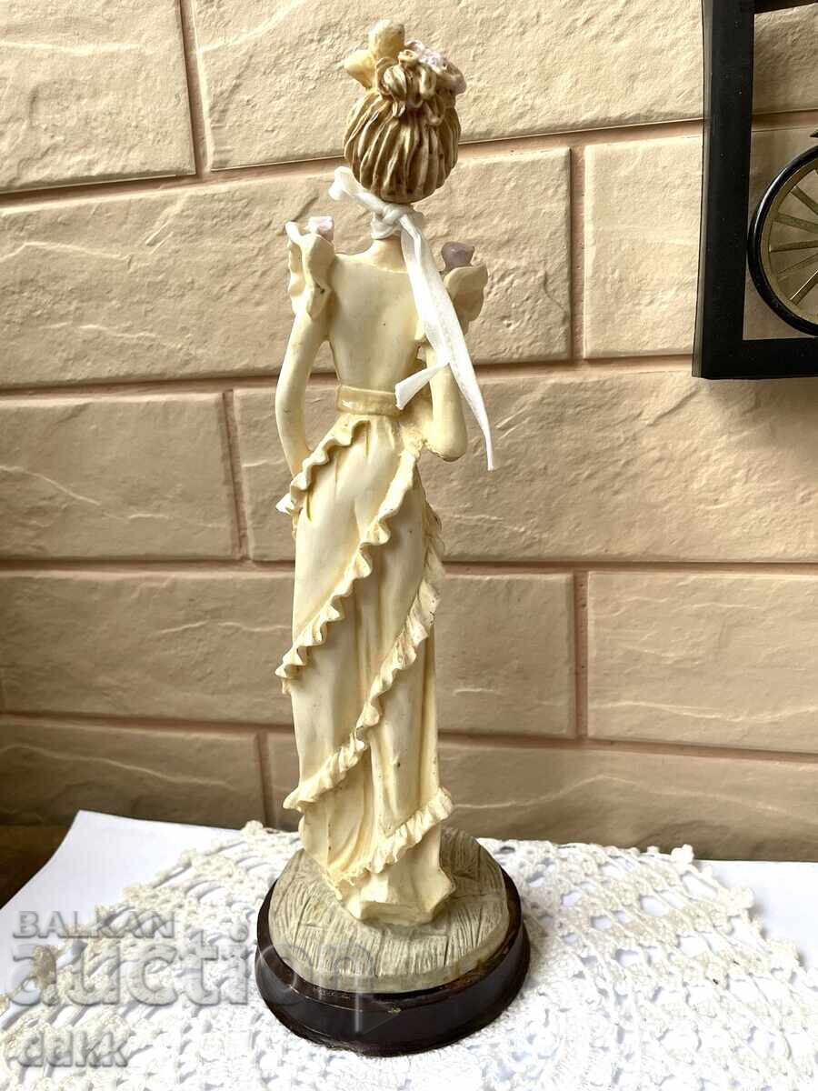 Doamnă frumoasă cu evantai din Anglia cu preț € 17.00 | 33.25 BGN Doamnă frumoasă cu evantai din Anglia cu preț € 17.00 | 33.25 BGN