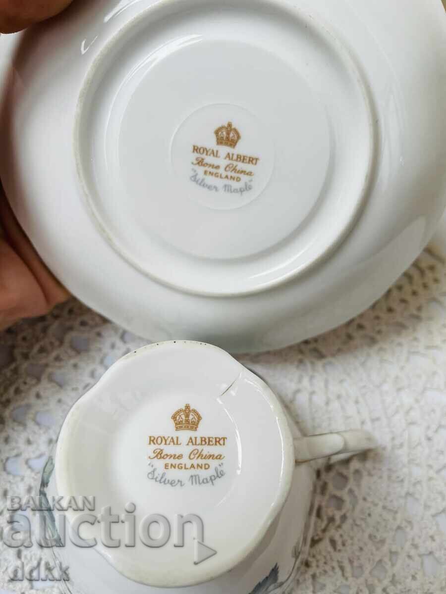 Auction  ROYAL ALBERT beautiful double set of bone china from England