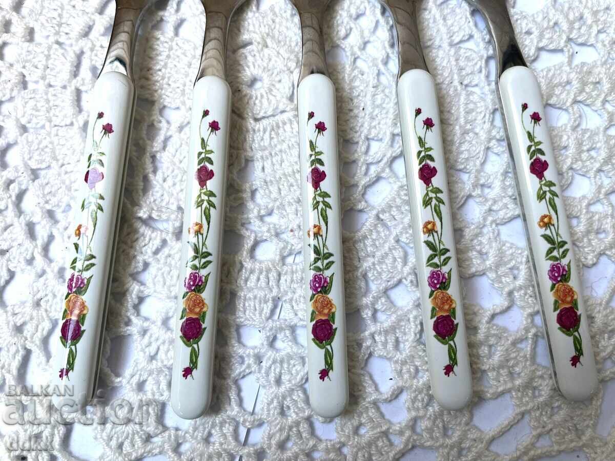 Красиви вилички на Viners, създадени за ROYAL ALBERT, 5 бр с цена € 36.00 | 70.41 лв.