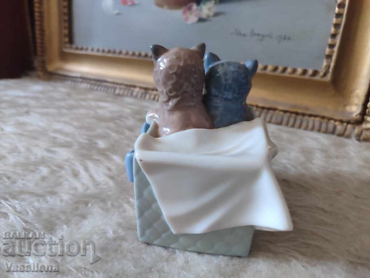 Δημοπρασία Γάτες από πορσελάνη