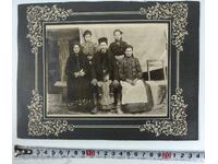 ΑΝΑΓΕΝΝΗΣΙΑΚΗ ΟΙΚΟΓΕΝΕΙΑΚΗ ΦΩΤΟΓΡΑΦΙΑ ΣΕ ΧΑΡΤΟΝΙ ΤΕΛΕΙΑ