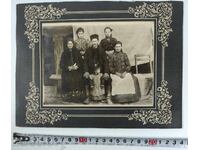 FOTOGRAFIE DE FAMILIE ÎN STIL RENASCENTAL, CARTON PERFECTĂ