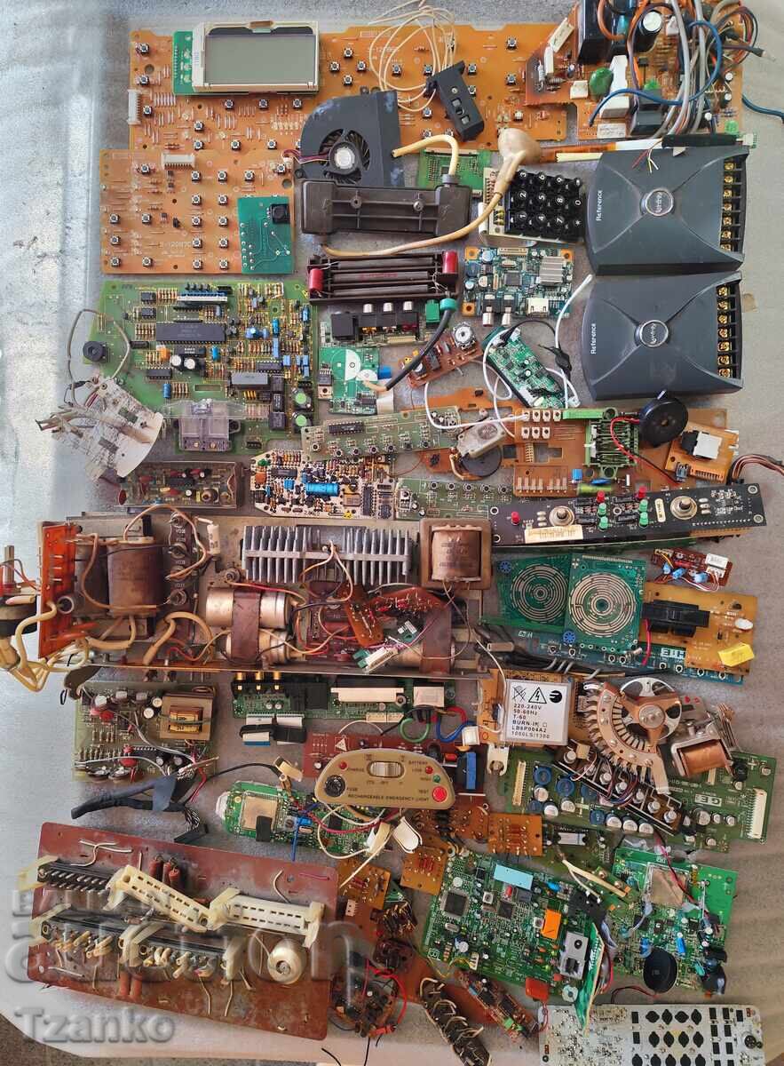 Electronic scrap - 4,700 kg