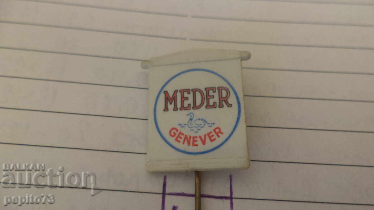 Advertising badge, Meder, brand of alcoholic beverages with price € 1.00 | 1.96 BGN