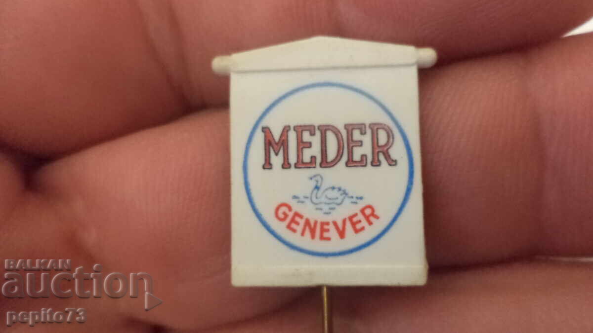 Advertising badge, Meder, brand of alcoholic beverages