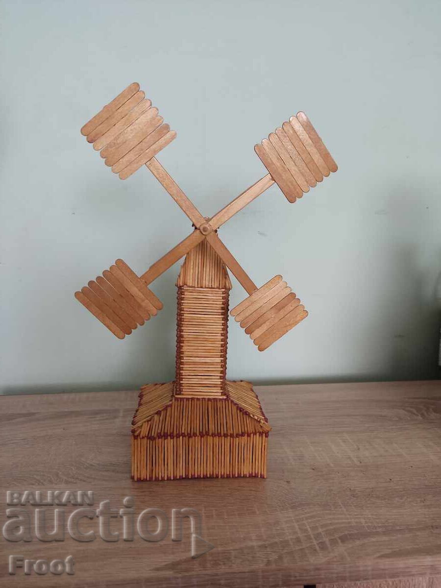 Paletă eoliană din lemn