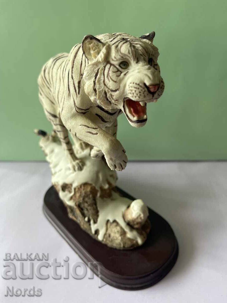 Colecția Leonardo figurină