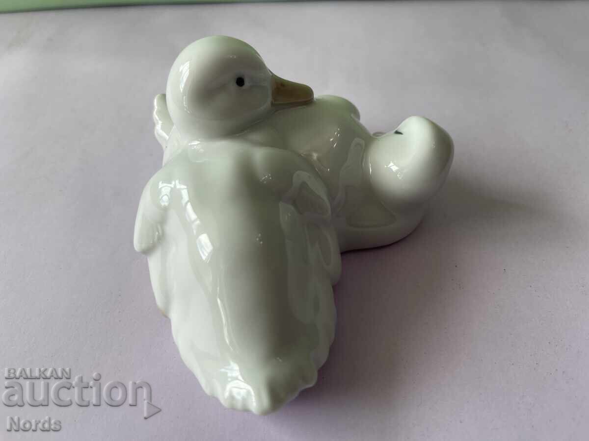 Παράδοση ΝΑΟ φιγούρα με σήμανση