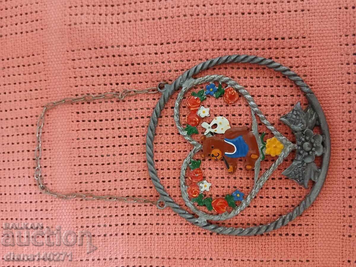 Decorație metalică cu lanț pentru agățat