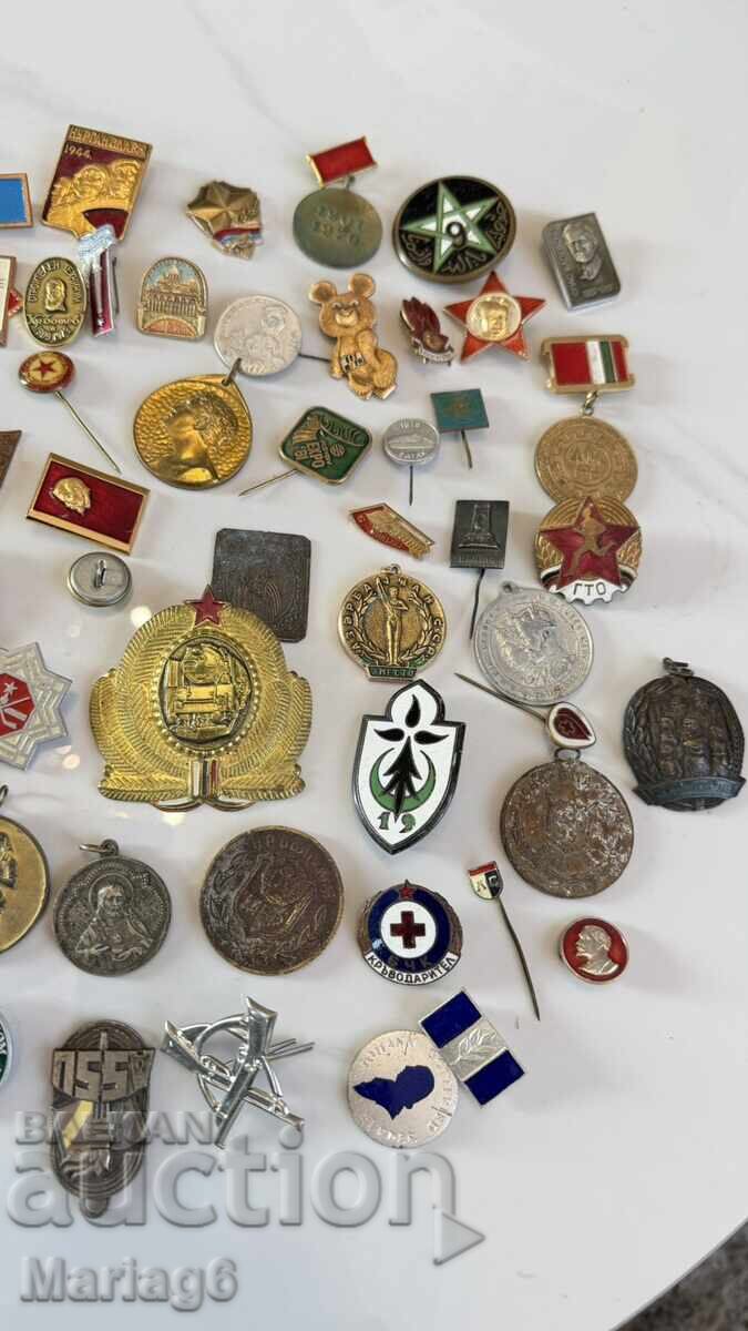 Доставка на Мега лот 77 медали, значки има и редки от 1 цент