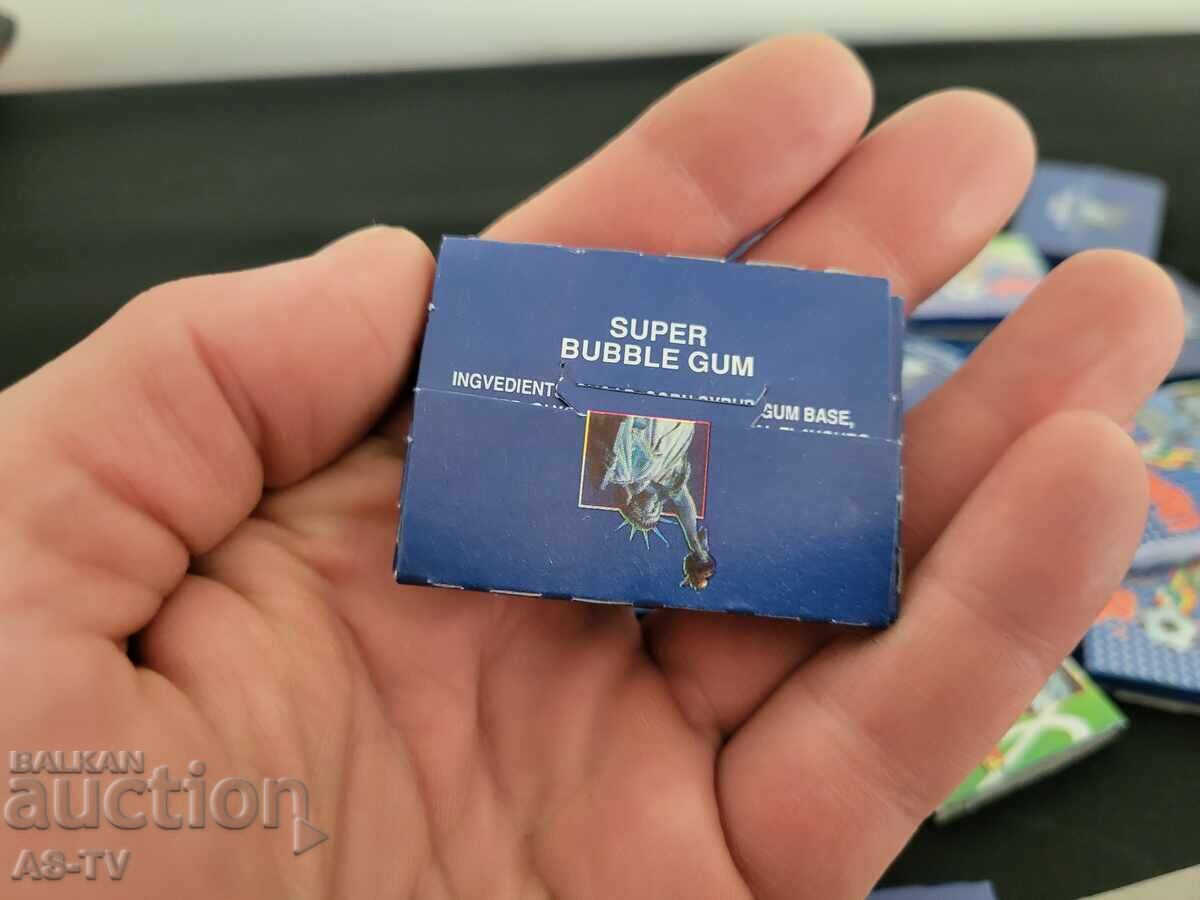 Delivery of Collection of 35 chewing gums with USA 94 world cup pictures