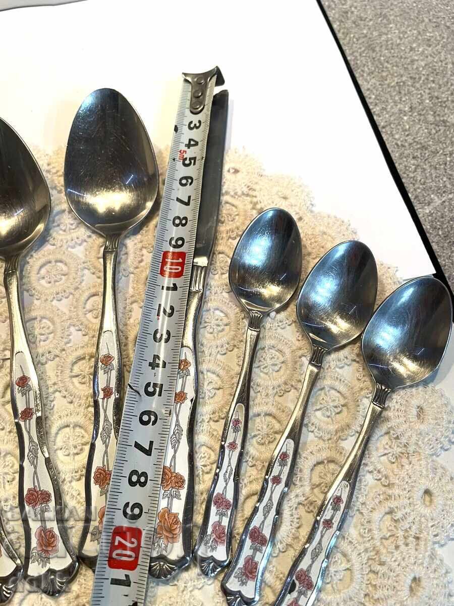 Auction  Beautiful MONOGRAM cutlery from England with roses and ceramic handles