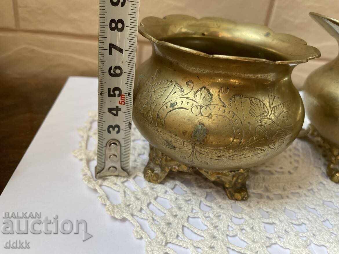 Красив комплект от латиера и захарница от месинг с цена € 31.00 | 60.63 лв.