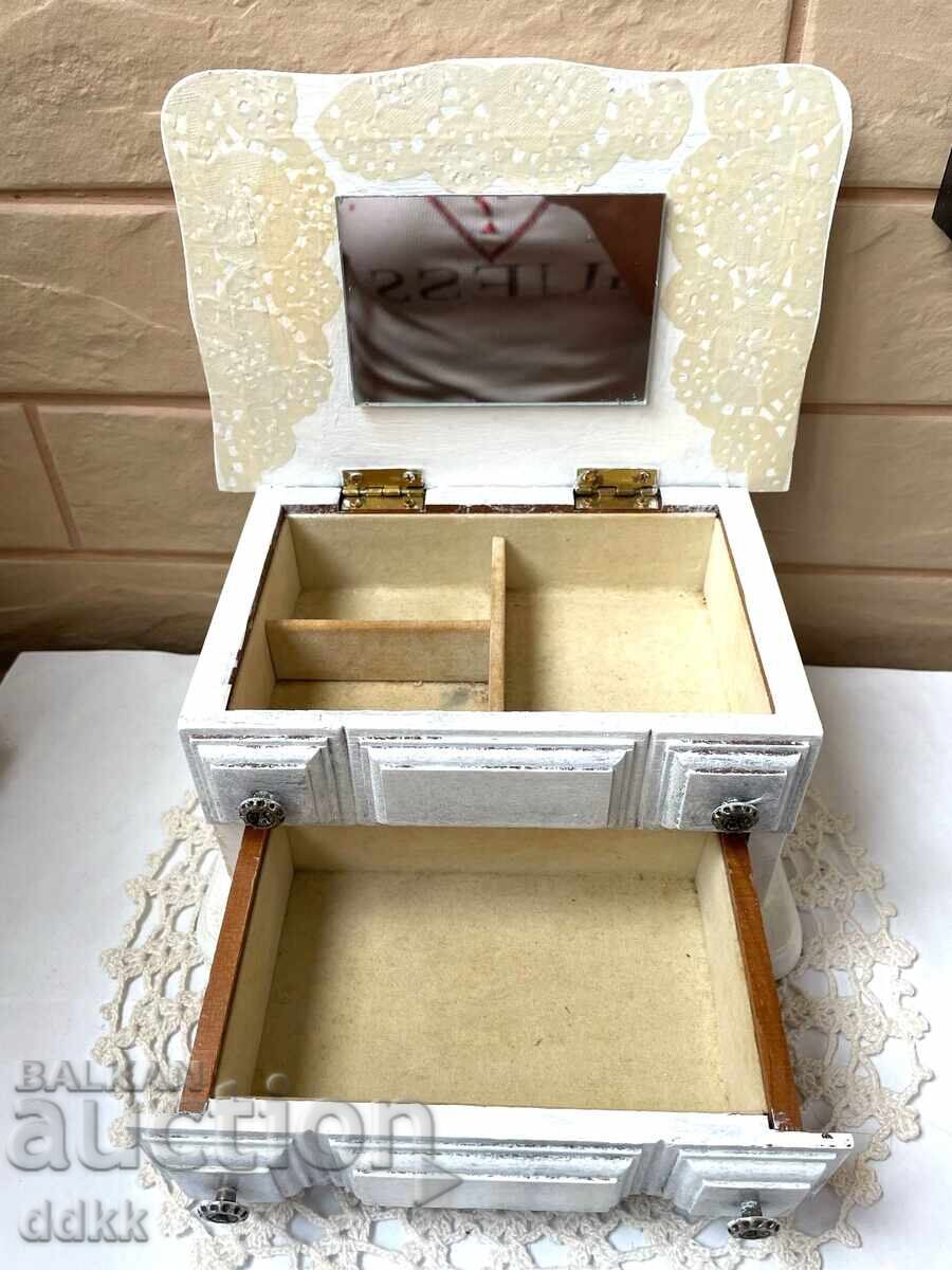 Cutie de bijuterii frumoasă din Anglia