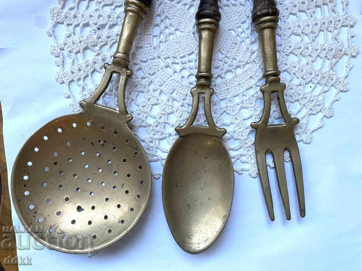 Vase frumoase din alamă din Anglia cu preț € 31.00 | 60.63 BGN